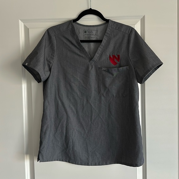 FIGS Women's Catarina One-Pocket Scrub Top - Picture 1 of 4